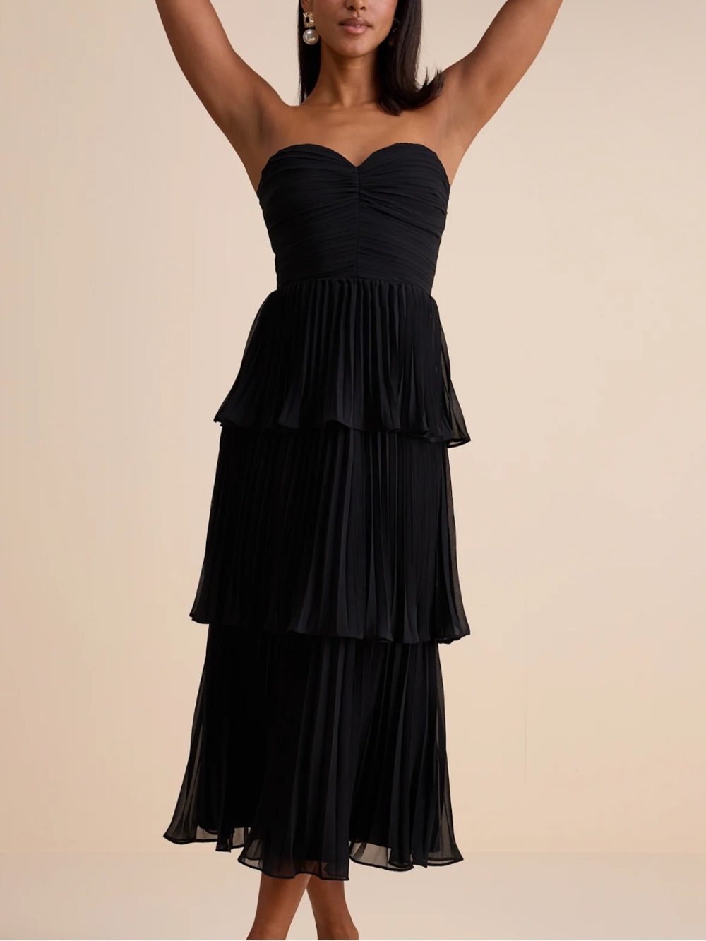 Lulu's Black Strapless Tiered Pleated Midi Dress